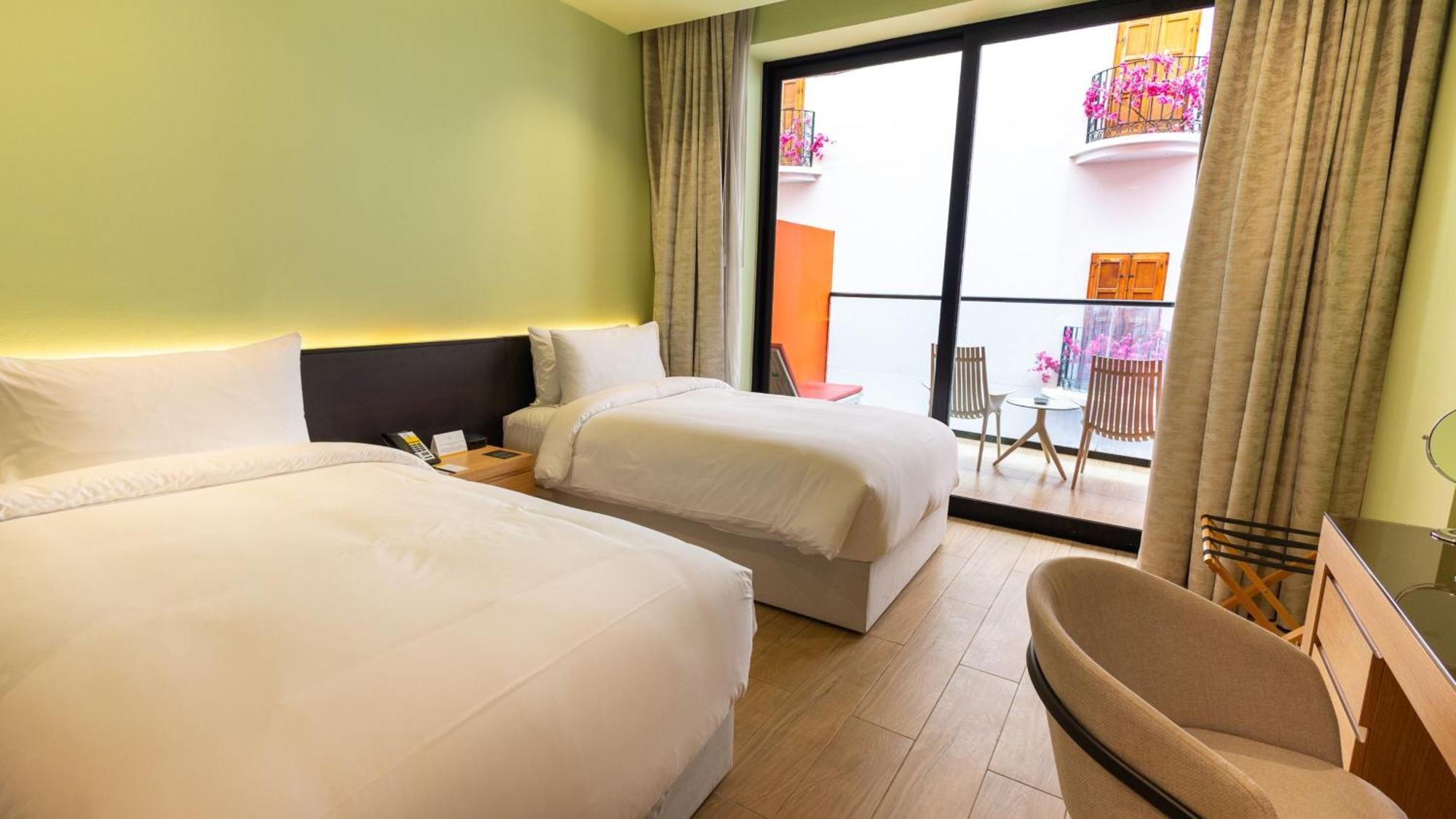 Voco Monaco By Ihg, Adults Only, World Islands Dubaï
