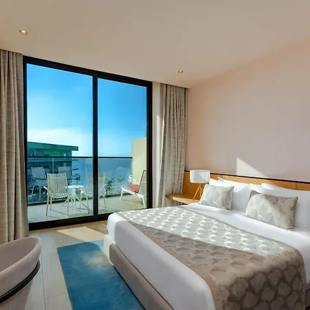 Voco Monaco Dubai By Ihg, Adults Only, World Islands Hotel Exterior foto A bedroom at the hotel